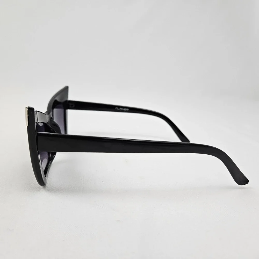 Vintage Clover Sunglasses Cat Eye Retro Pointy Black Silver MCM 1990's